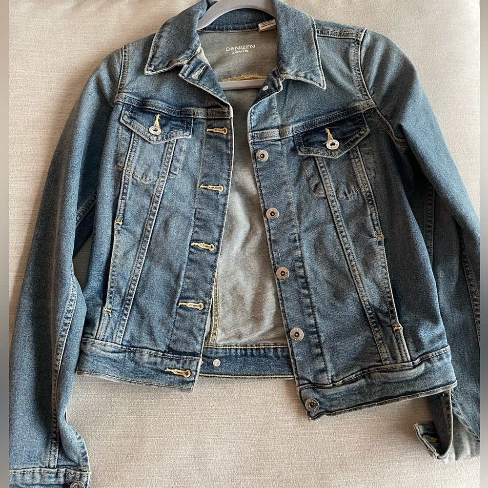 Woman’s Levis Jean Jacket